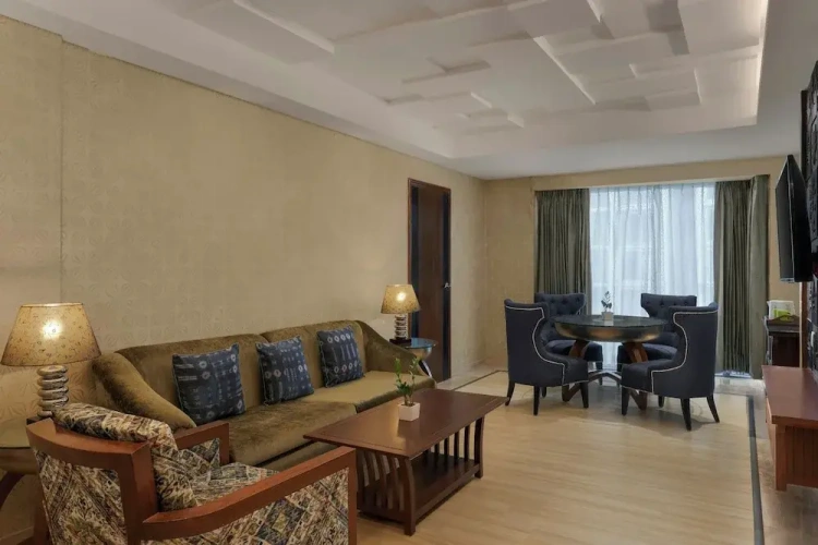 Classic Double Suite with city view
