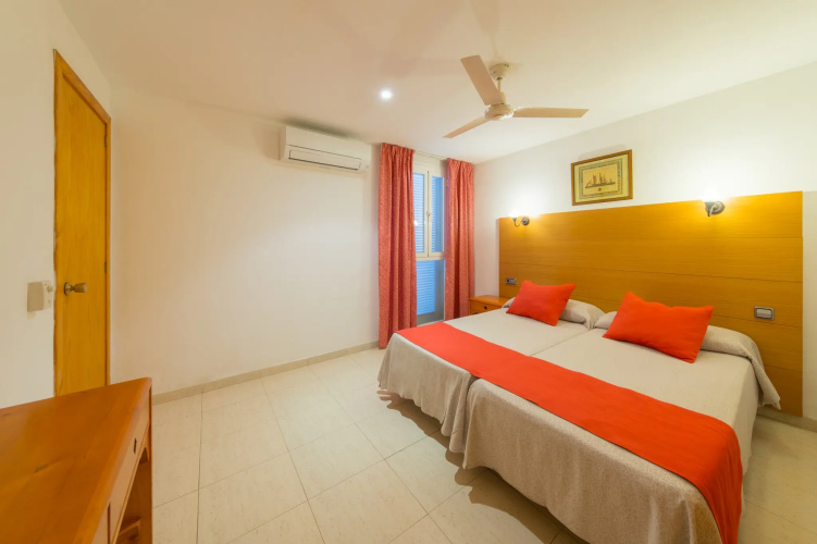 Apartamentos Isla del Sol Aparthotel