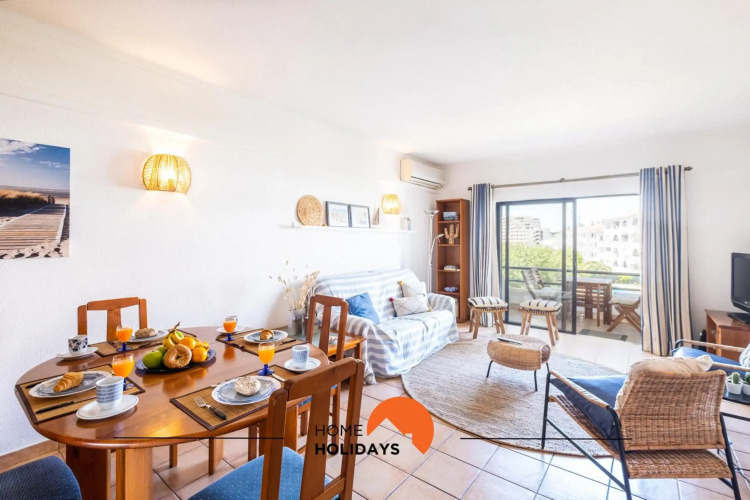 #014 Cozy Flat Only 5m Walk NewTown w pool