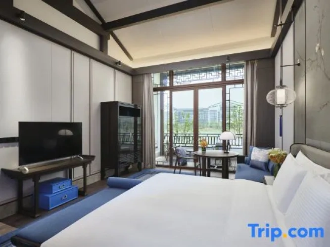 2 Bedrooms Deluxe Double Villa with lake view