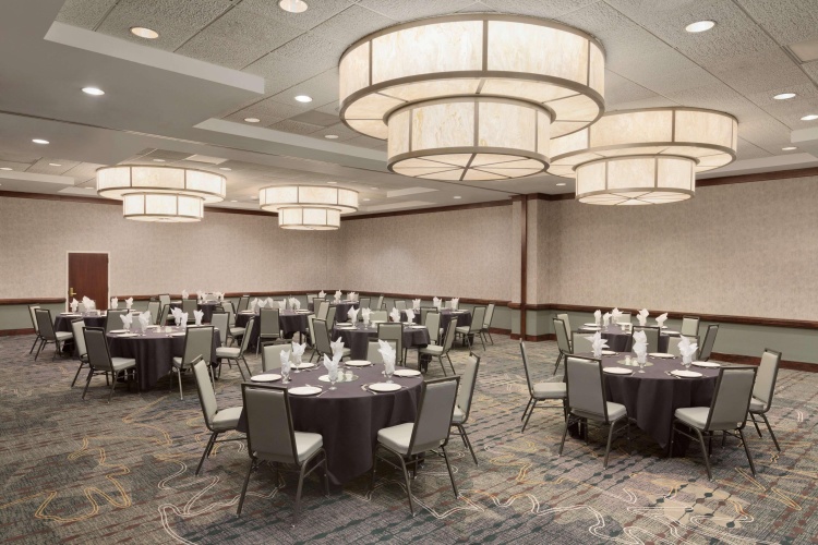 Embassy Suites by Hilton Chicago North Shore Deerfield photo 14
