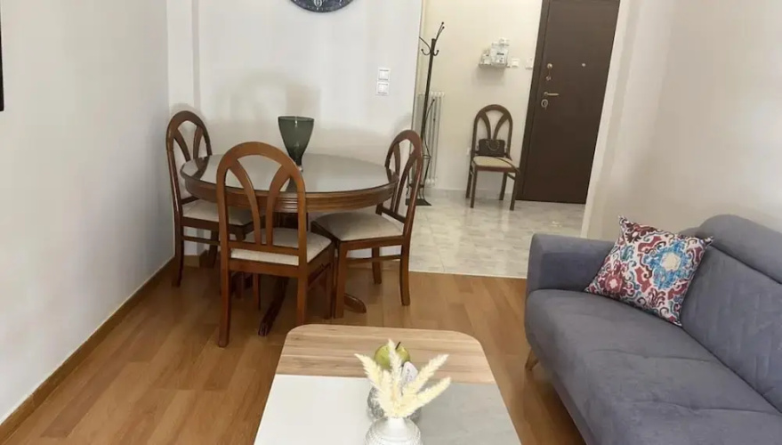 Apartment With Stunning Views - Sleeps 3 & Parking