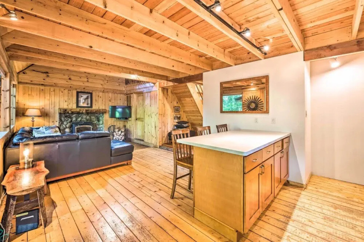 Three Enchanting Riverfront Cabins: Hot Tub Access