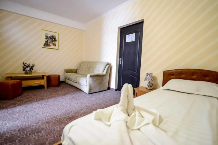 Hostel Roata Cu Noroc