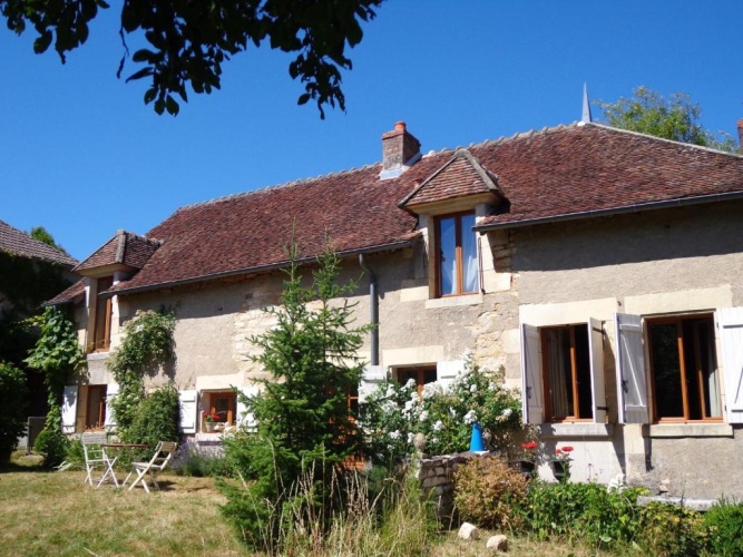 2 Bedrooms Cottage