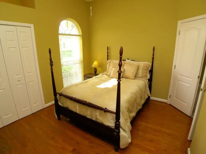 5 Bed Pool Home On Golf Community 835
