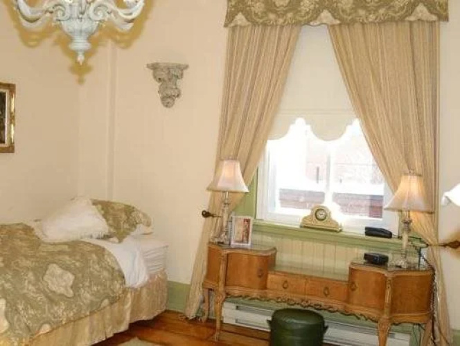 Jade Blue Bed And Breakfast