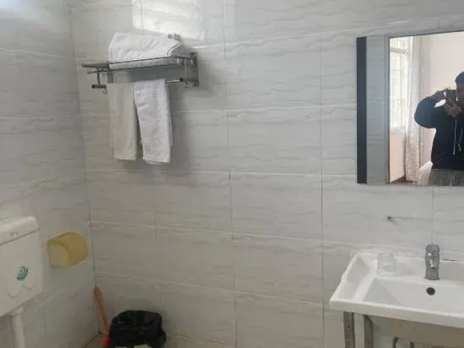 Guangnan Dongyi Hotel