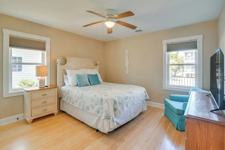 Walk to Surfside Beach: Poolside Oasis