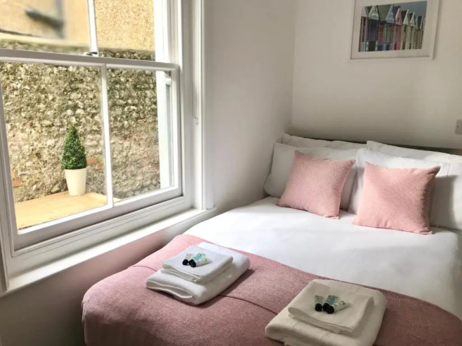 OTTO - 2 Bed 2 Bath & Terrace