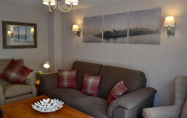 Riverbank Cottage