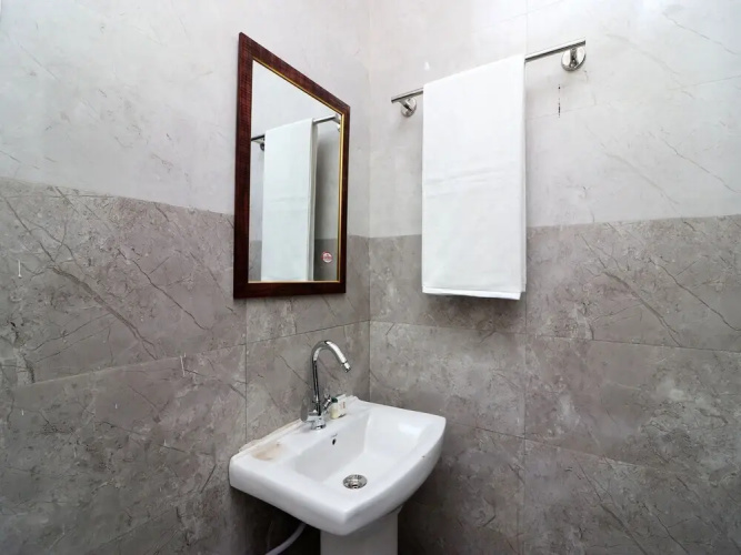 Hotel Redstone by OYO Rooms