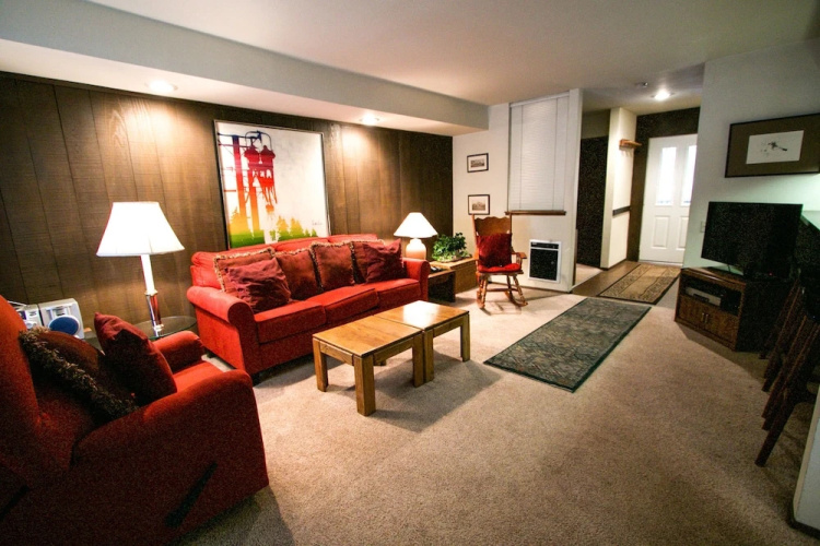 Horizons 4 189 Downtown Location On Shuttle Route, Great Complex Amenities by RedAwning