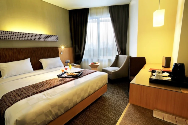 Deluxe Double room with city view