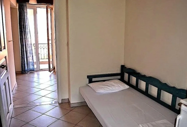 1 Bedroom Economy Apartment with mountain view