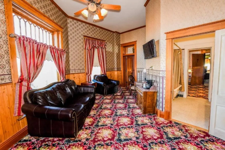 Deluxe Double Suite