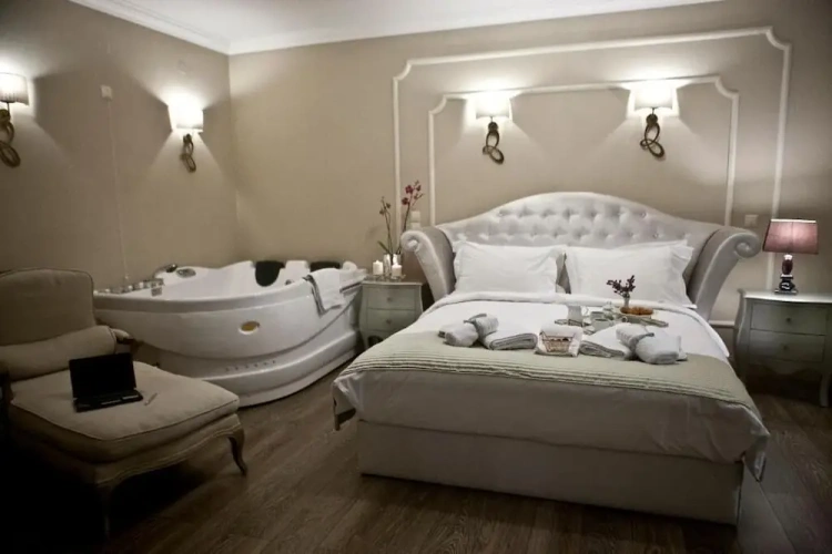 Standard Suite