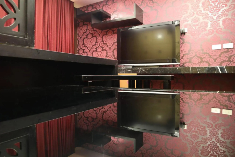 Q Square Apartment D