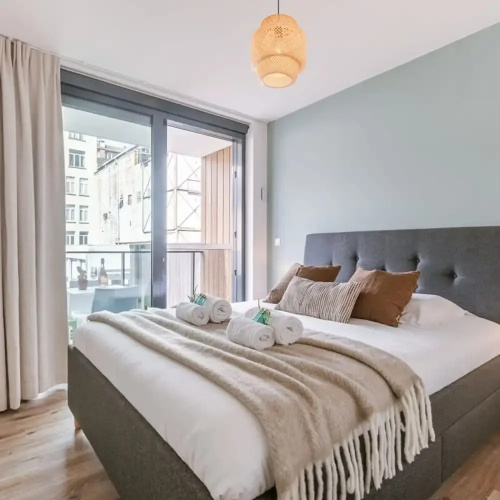 Modern Apartment for up to Five People