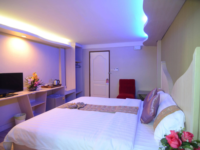 Centro CNX Hotel