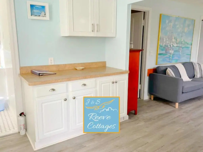 Premier Waterfront Cottage 2