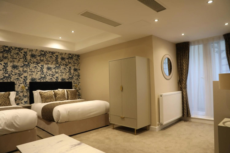 Reem Hotel