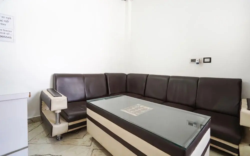 Fabhotel Om Palace