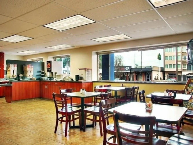 Eighth Avenue Inn