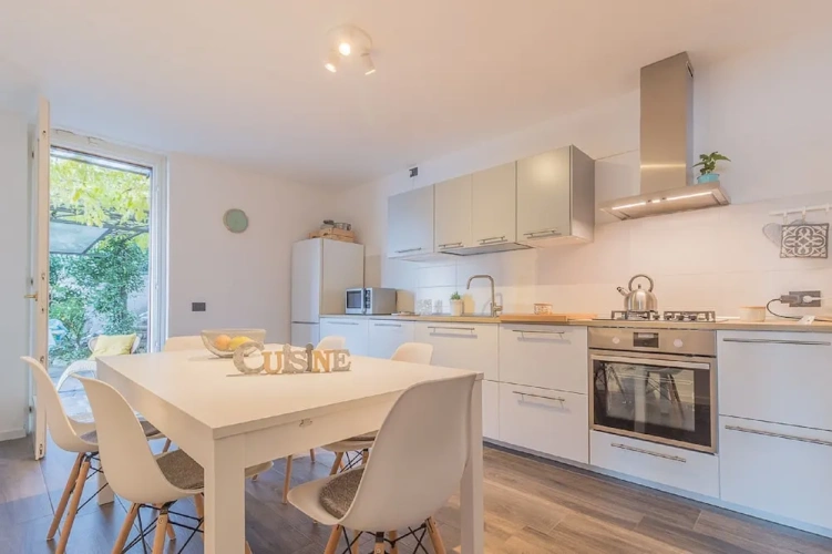 2 Bedrooms Apartment