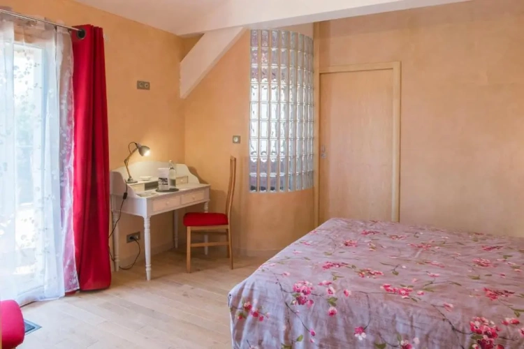 Standard Double room with garden view