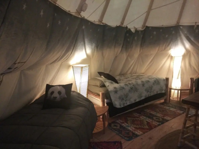 Eycat Lodging Company