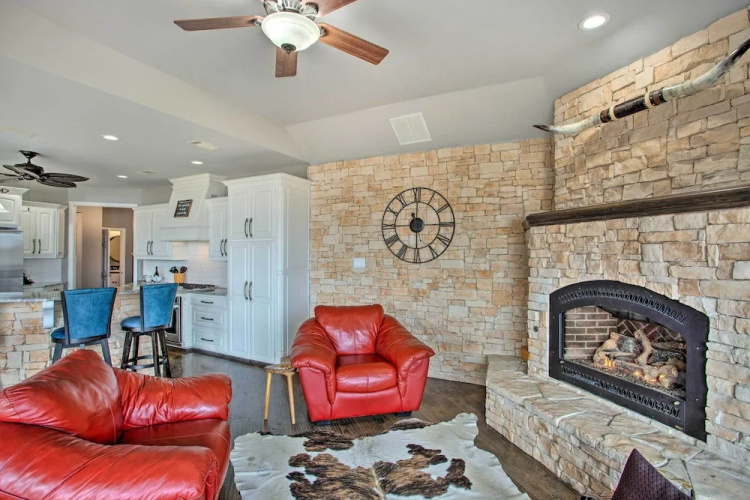 Lakefront Little Elm Escape w/ Views + Pool Table!