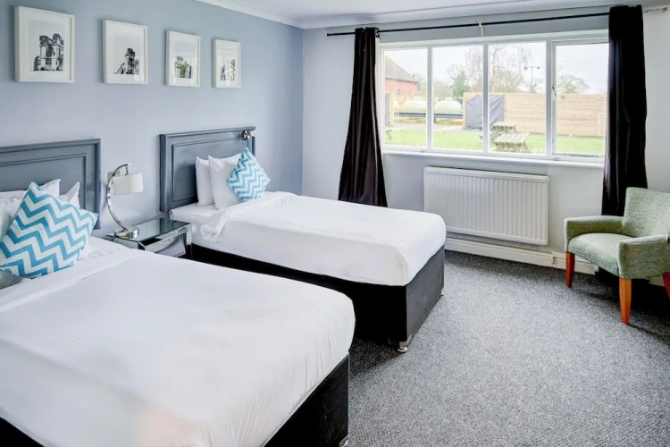 Standard Twin room