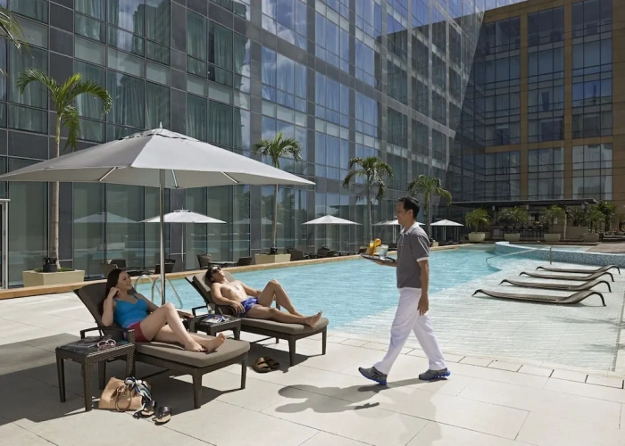 Deluxe Quadruple room with pool view