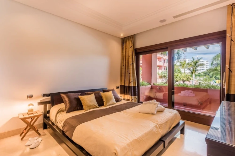 2 Bedrooms Apartment