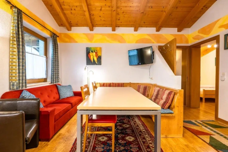 3 Bedrooms Apartment