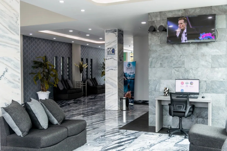 Hotel 5 Inn Plus