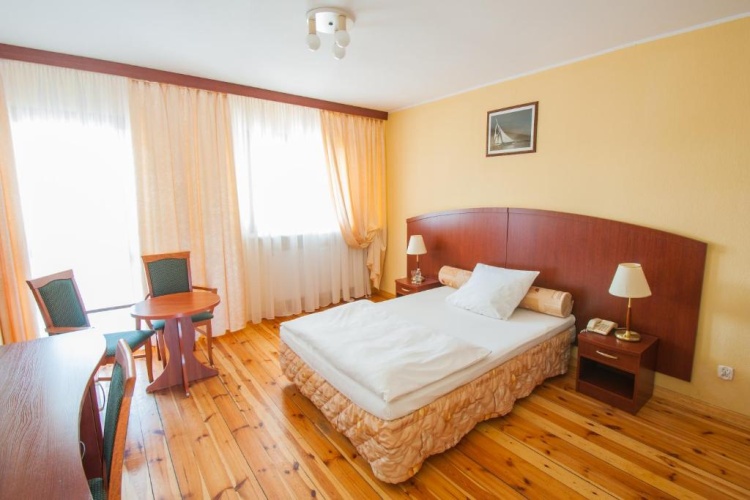Standard Twin room with view