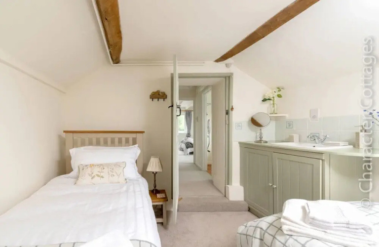 Holly Cottage