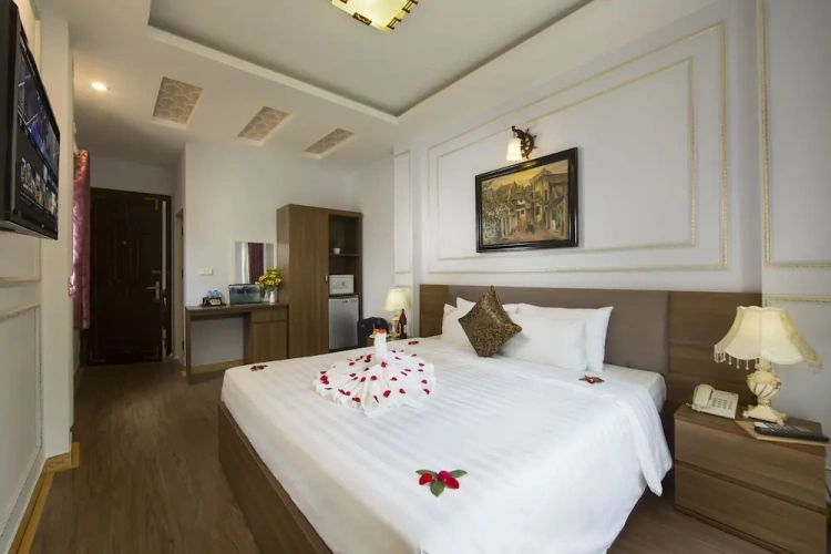 Standard Double room with city view