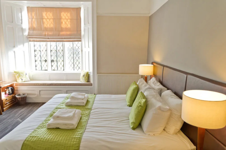 Thornbury Lodge