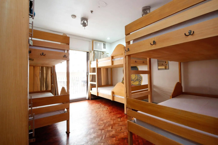Lokal Hostel
