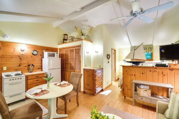 'pine Cottage' Duplex w/ Deck: Walk to State Park!