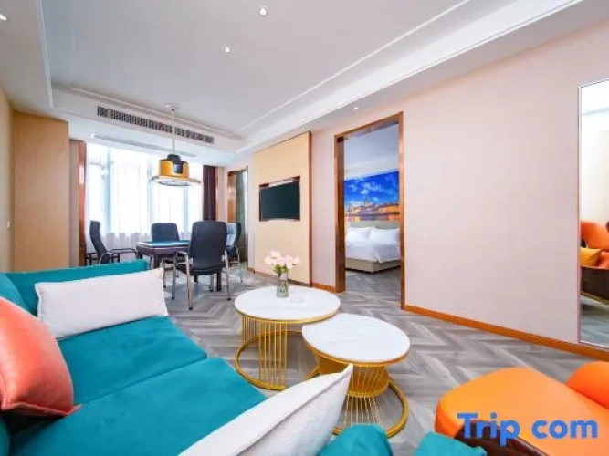Deluxe Suite