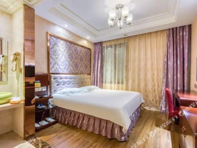 Deluxe Suite