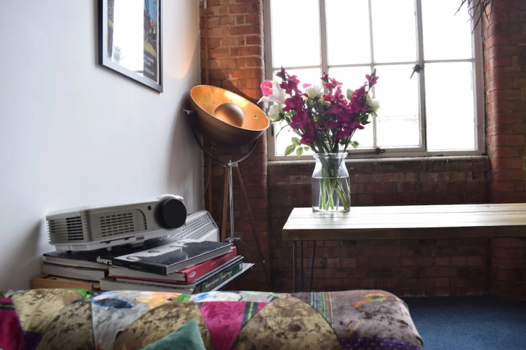 Loft Style Studio In Bow