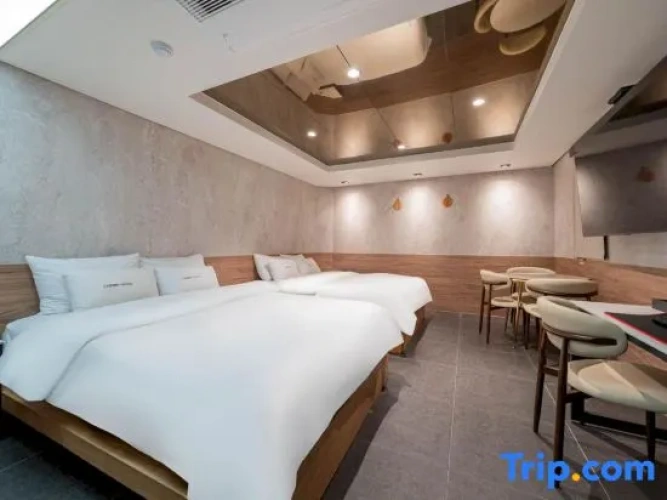 Royal Twin Suite