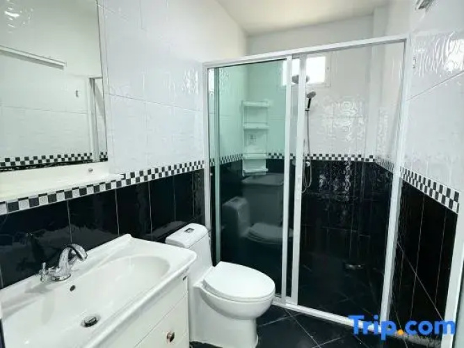 Buddy pool villa