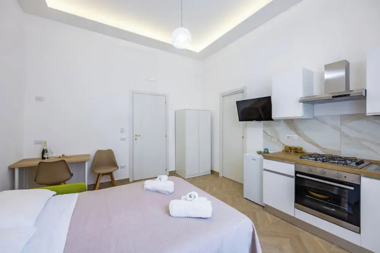 Essentia Home