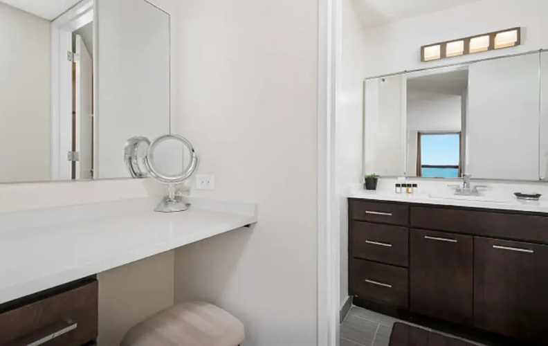 Luxury Suites At North Harbor Tower